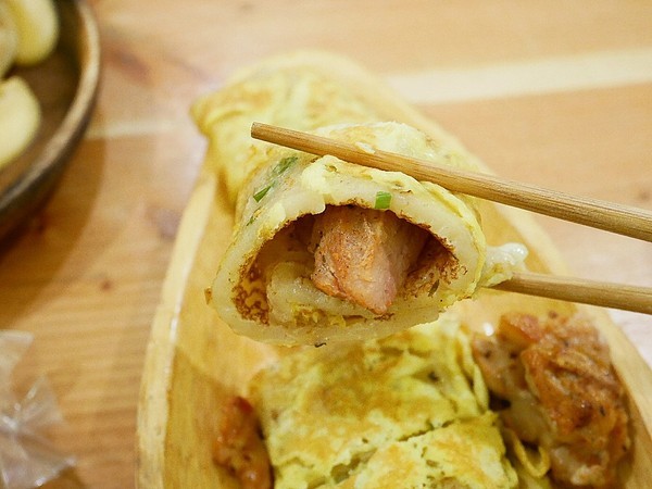 日十。2號店:日十。中華店-台南永康早午餐 南台科大附近夯店 平價味好選擇多 套餐超值不升級可惜 不早來可是要排隊唷 新菜單上市