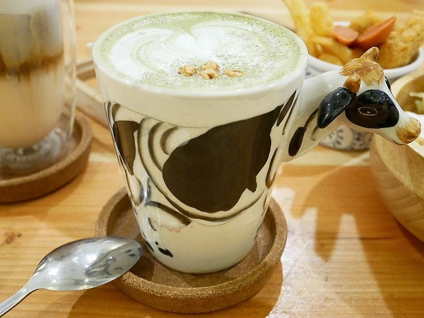 日十。2號店:日十。中華店-台南永康早午餐 南台科大附近夯店 平價味好選擇多 套餐超值不升級可惜 不早來可是要排隊唷 新菜單上市