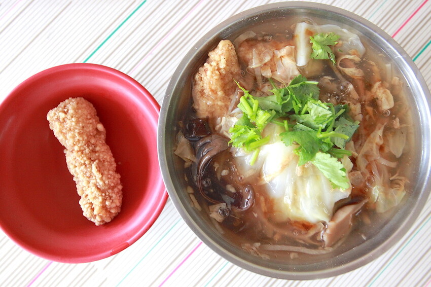 台南市永康區吃。台南市|永康區。「鹽行土魠魚羹」隱身在鹽行三村國小旁專賣台南特色小吃,主打土魠魚和虱目魚相關料理