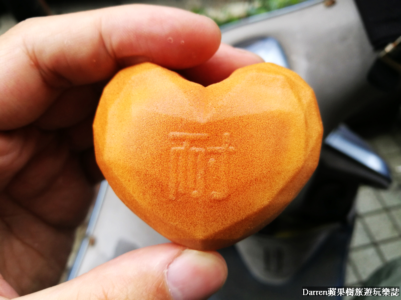 『桃園統領廣場』紅玉滿赤心雞蛋糕/IG打卡愛心玫瑰花造型撩妹雞蛋糕/桃園火車站前美食 - Darren蘋果樹旅遊玩樂誌