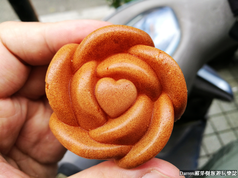 『桃園統領廣場』紅玉滿赤心雞蛋糕/IG打卡愛心玫瑰花造型撩妹雞蛋糕/桃園火車站前美食 - Darren蘋果樹旅遊玩樂誌