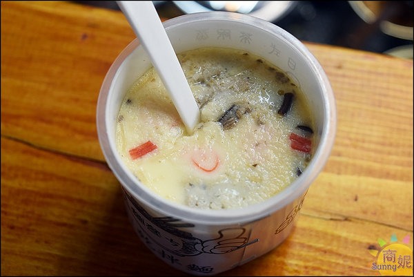 麵參ㄘ:逢甲美食。麵參ㄘ。銅板價日本乾拌麵獨特口感與香辣赤味噌香氣 加溫泉蛋更過癮