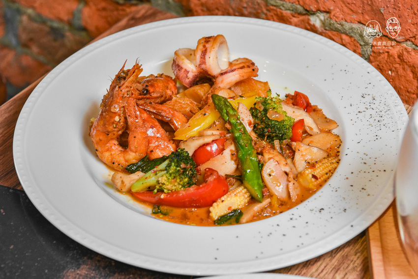 水礦 Restaurant & Cafe：台北大安區美食-東區免收服務費的質感義式咖啡廳，必點濃郁的泡菜奶油義大利麵！