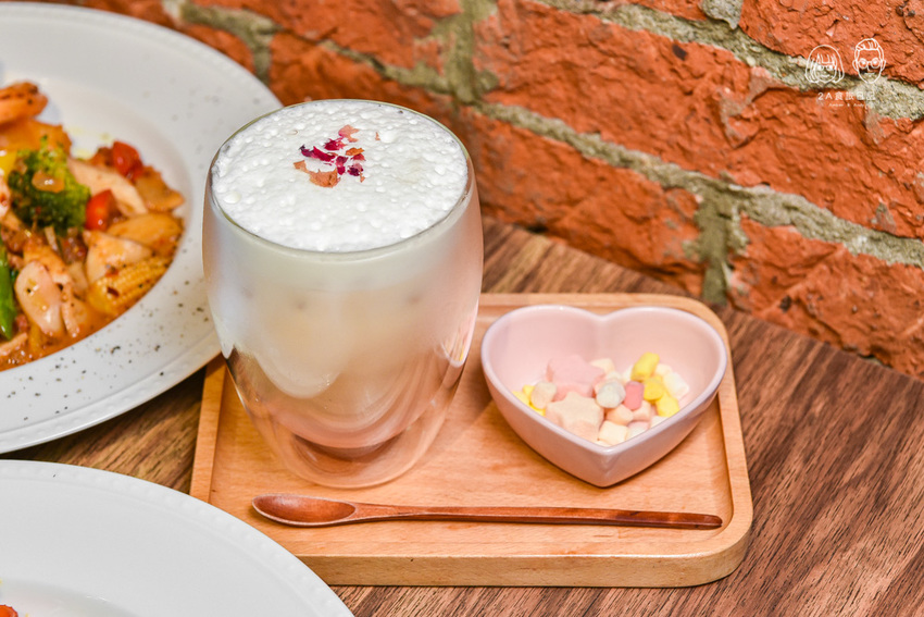 水礦 Restaurant & Cafe：台北大安區美食-東區免收服務費的質感義式咖啡廳，必點濃郁的泡菜奶油義大利麵！