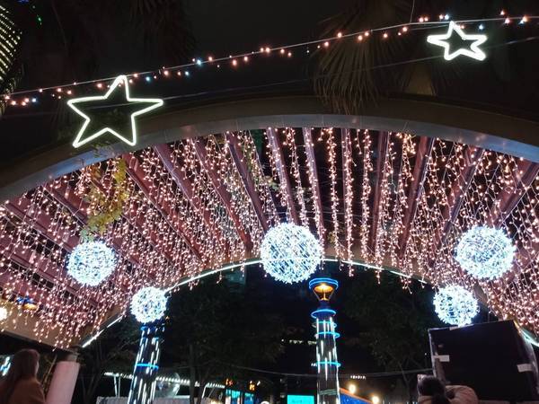 2018新北市歡樂耶誕城：【新北景點】2018新北歡樂耶誕城@捷運板橋站