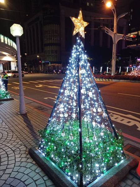 2018新北市歡樂耶誕城：【新北景點】2018新北歡樂耶誕城@捷運板橋站