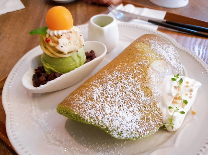 【花蓮.市區】小巷茉莉餐廳。抹茶+巧克力+蜂蜜舒芙蕾鬆餅。店內莫蘭迪色系柔美院子超好拍