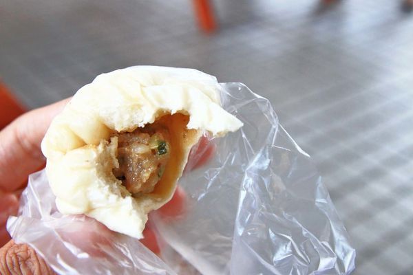 【超過170個攤位!】各式各樣美食、食材讓你逛到腳酸!不論刮風還是下大雨,都能逛街絕佳室內好景點!-汐止秀豐市場