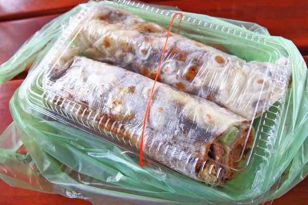 【超過170個攤位!】各式各樣美食、食材讓你逛到腳酸!不論刮風還是下大雨,都能逛街絕佳室內好景點!-汐止秀豐市場