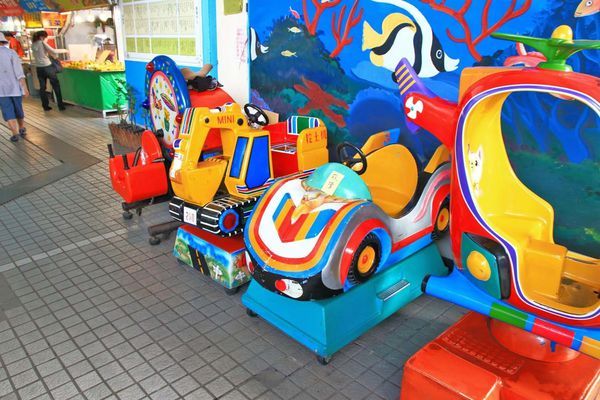 【超過170個攤位!】各式各樣美食、食材讓你逛到腳酸!不論刮風還是下大雨,都能逛街絕佳室內好景點!-汐止秀豐市場