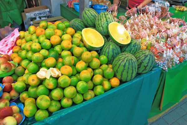 【超過170個攤位!】各式各樣美食、食材讓你逛到腳酸!不論刮風還是下大雨,都能逛街絕佳室內好景點!-汐止秀豐市場