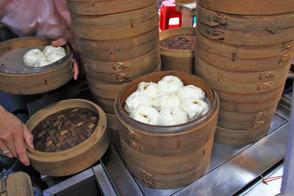 【超過170個攤位!】各式各樣美食、食材讓你逛到腳酸!不論刮風還是下大雨,都能逛街絕佳室內好景點!-汐止秀豐市場