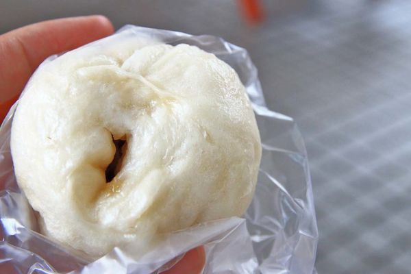 【超過170個攤位!】各式各樣美食、食材讓你逛到腳酸!不論刮風還是下大雨,都能逛街絕佳室內好景點!-汐止秀豐市場