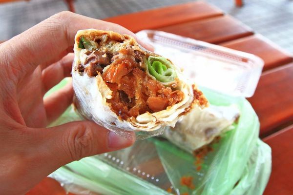 【超過170個攤位!】各式各樣美食、食材讓你逛到腳酸!不論刮風還是下大雨,都能逛街絕佳室內好景點!-汐止秀豐市場