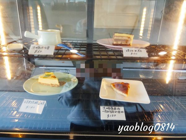 Cook Table (4).jpg Cook Table (4).jpg