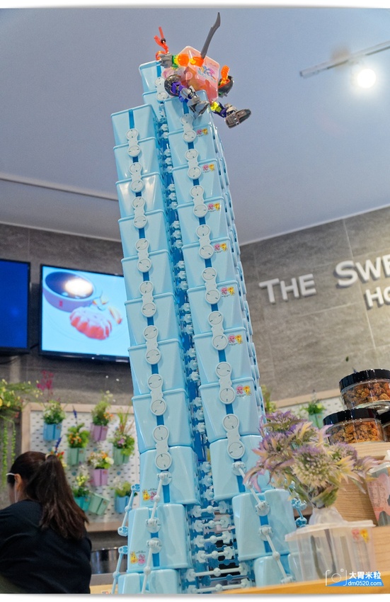 創意港式甜品x台式手搖,糖朝甜品屋,台北101新登場,必喝黑磚柴燒珍奶芝花,港式豆腐花,搭配專利環保杯,在家也能蓋出101,台北101美食推薦, - 大胃米粒 DAVID & MILLY