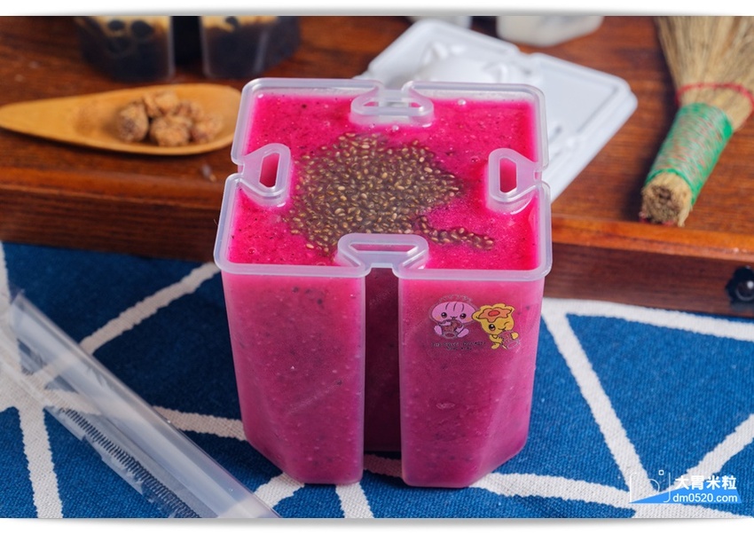 創意港式甜品x台式手搖,糖朝甜品屋,台北101新登場,必喝黑磚柴燒珍奶芝花,港式豆腐花,搭配專利環保杯,在家也能蓋出101,台北101美食推薦, - 大胃米粒 DAVID & MILLY