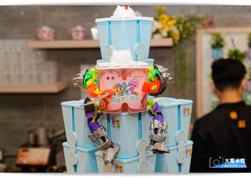 創意港式甜品x台式手搖,糖朝甜品屋,台北101新登場,必喝黑磚柴燒珍奶芝花,港式豆腐花,搭配專利環保杯,在家也能蓋出101,台北101美食推薦, - 大胃米粒 DAVID & MILLY
