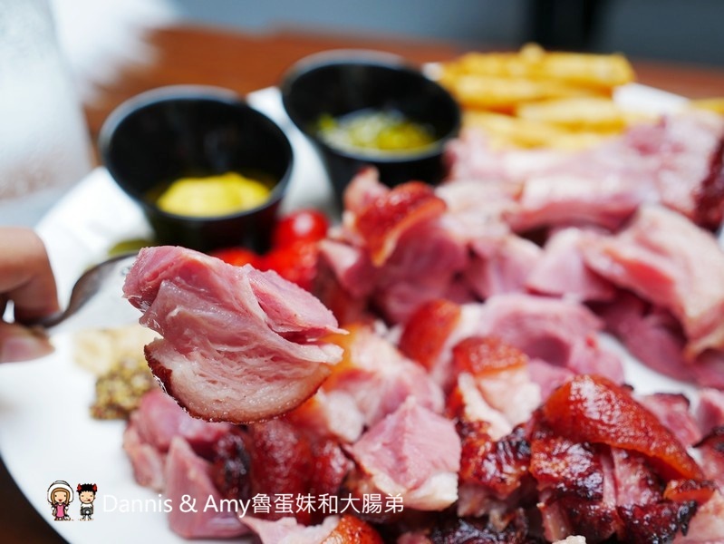 《南投景點》蔡氏釀酒精釀酒廠。隱身草屯的絕美觀光工廠。不出國也能欣賞歐洲景緻品嚐精釀美酒享受聖誕大餐｜（影片）