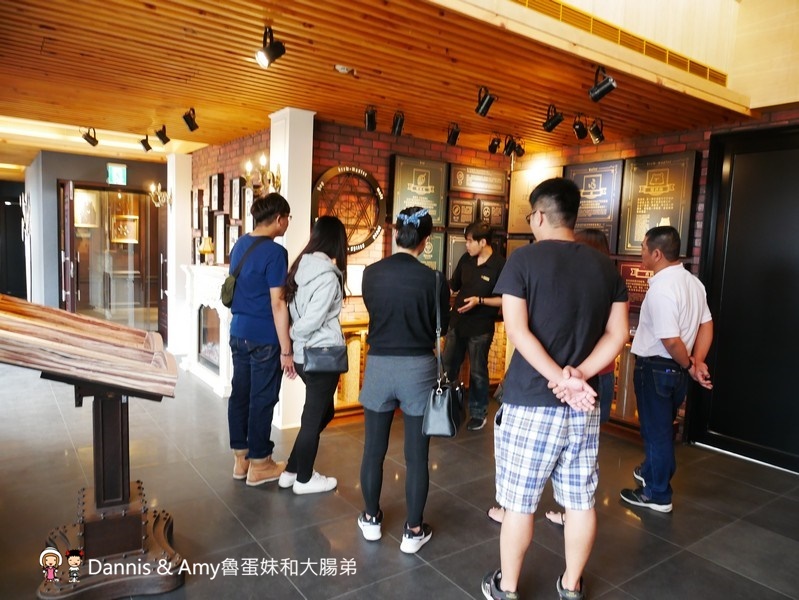 《南投景點》蔡氏釀酒精釀酒廠。隱身草屯的絕美觀光工廠。不出國也能欣賞歐洲景緻品嚐精釀美酒享受聖誕大餐｜（影片）