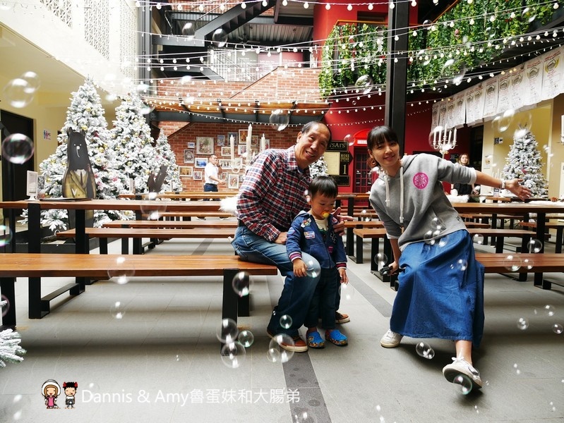 《南投景點》蔡氏釀酒精釀酒廠。隱身草屯的絕美觀光工廠。不出國也能欣賞歐洲景緻品嚐精釀美酒享受聖誕大餐｜（影片）