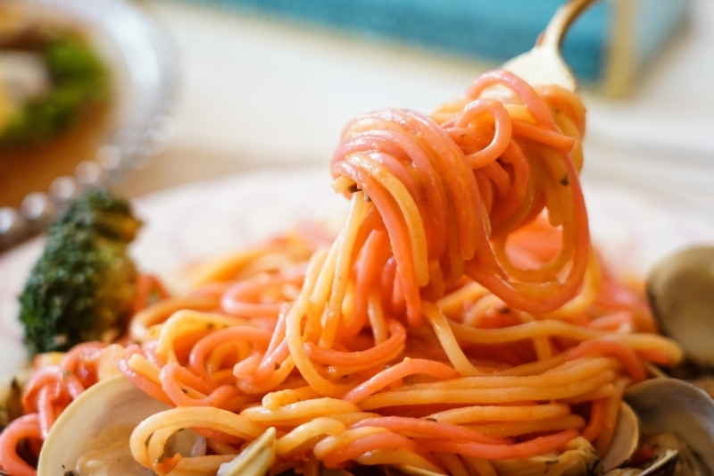 跳躍的宅男 - [花蓮美食]粉色系夢幻少女風超好拍 日式半熟蛋包飯推薦 自製彩虹千層蛋糕好吃又好看-Unicorn獨角獸洋食館