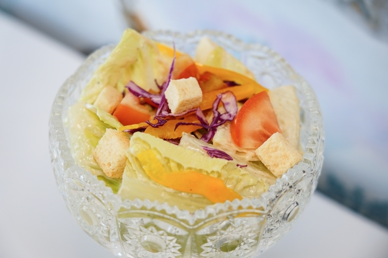 跳躍的宅男 - [花蓮美食]粉色系夢幻少女風超好拍 日式半熟蛋包飯推薦 自製彩虹千層蛋糕好吃又好看-Unicorn獨角獸洋食館