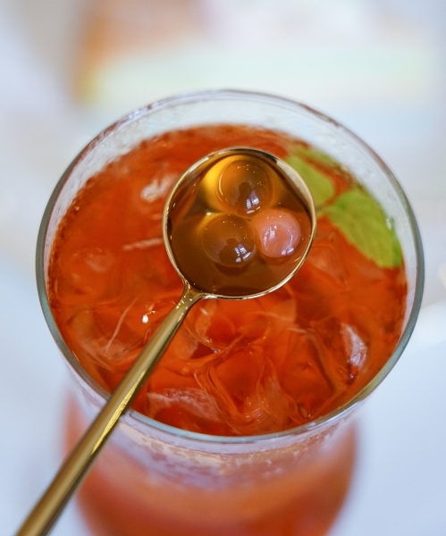 跳躍的宅男 - [花蓮美食]粉色系夢幻少女風超好拍 日式半熟蛋包飯推薦 自製彩虹千層蛋糕好吃又好看-Unicorn獨角獸洋食館