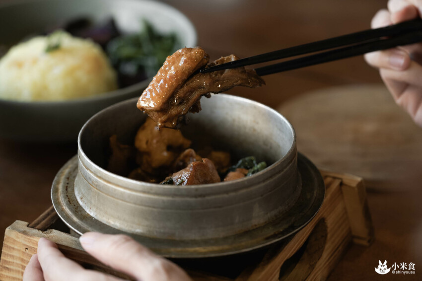 有春茶館大墩店｜情懷好味重拾家溫度。還有隱藏版古早味冰沙｜台中茶館小吃｜公益路下午茶推薦 - 小米食