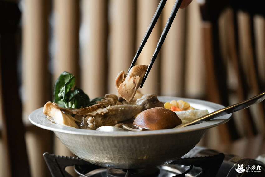 有春茶館大墩店｜情懷好味重拾家溫度。還有隱藏版古早味冰沙｜台中茶館小吃｜公益路下午茶推薦 - 小米食