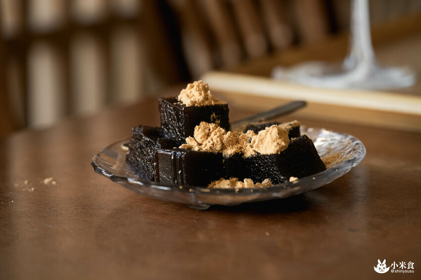 有春茶館大墩店｜情懷好味重拾家溫度。還有隱藏版古早味冰沙｜台中茶館小吃｜公益路下午茶推薦 - 小米食