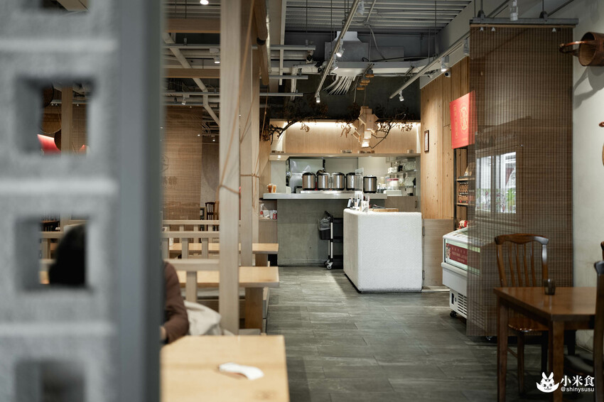 有春茶館大墩店｜情懷好味重拾家溫度。還有隱藏版古早味冰沙｜台中茶館小吃｜公益路下午茶推薦 - 小米食