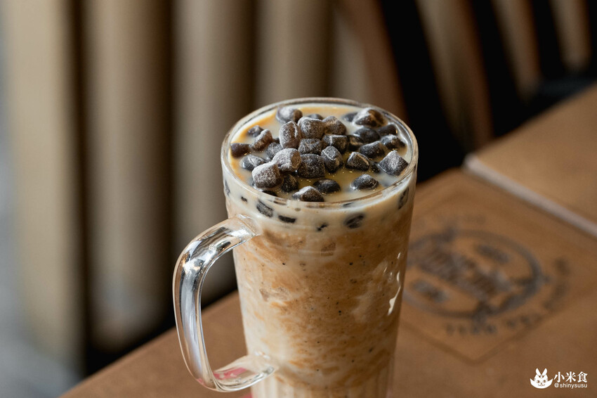 有春茶館大墩店｜情懷好味重拾家溫度。還有隱藏版古早味冰沙｜台中茶館小吃｜公益路下午茶推薦 - 小米食