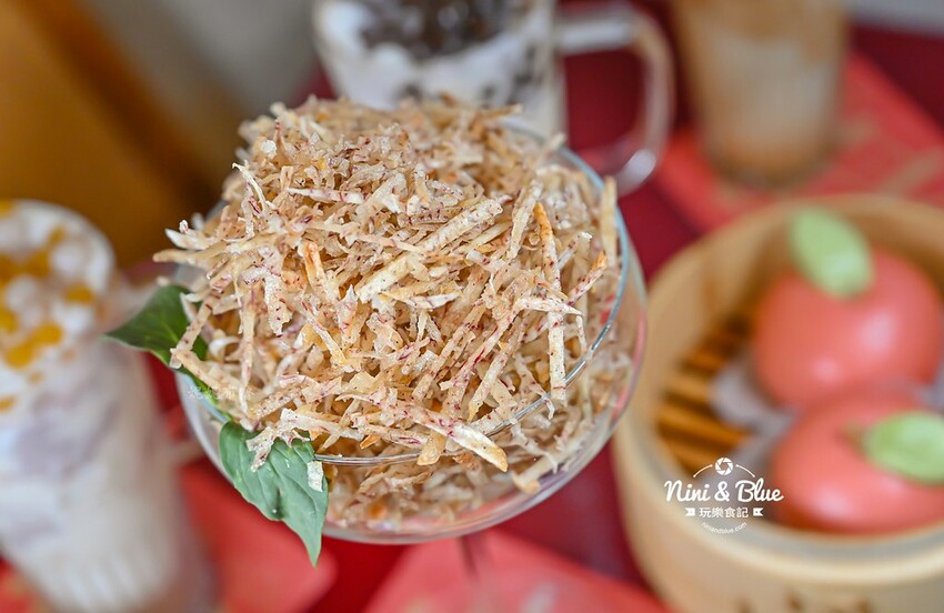 台中茶館推薦，麻辣臭豆腐魚鍋超帶勁、烏魚子麻糬有趣又好吃