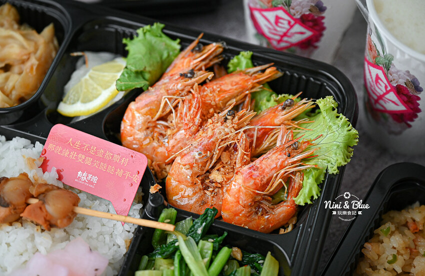 台味餐盒雙主菜+送飲料很豐盛,還有冷凍熟食包優惠中*妮妮布魯