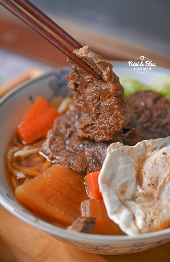 台味餐盒雙主菜+送飲料很豐盛,還有冷凍熟食包優惠中*妮妮布魯