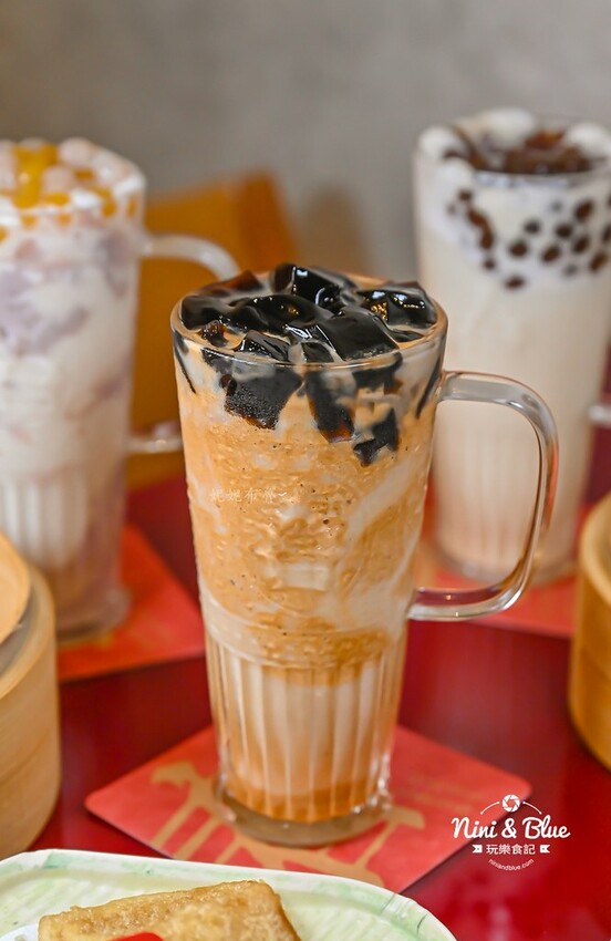 台中茶館推薦，麻辣臭豆腐魚鍋超帶勁、烏魚子麻糬有趣又好吃