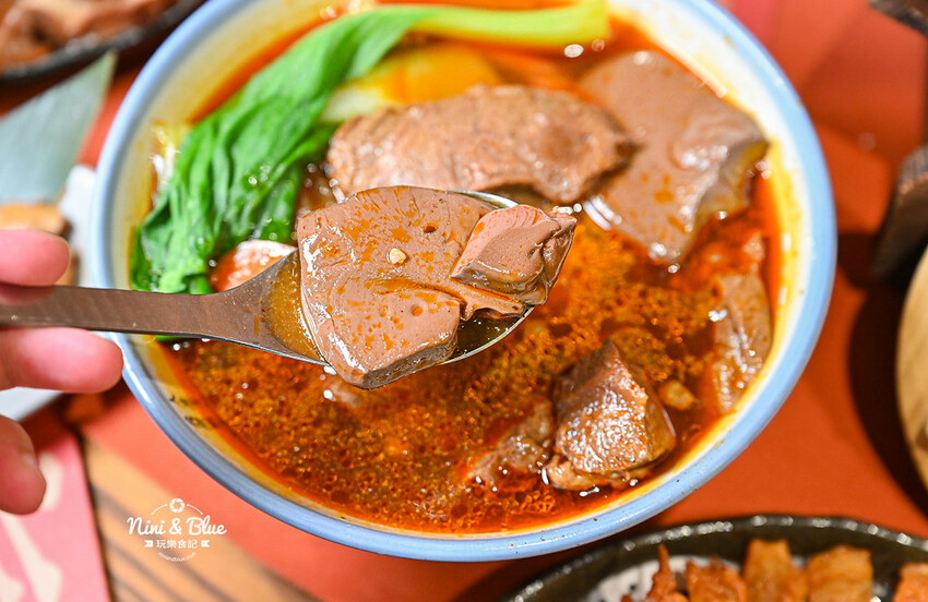 2022冬季草莓冰開賣，還有超霸氣的蔥燒虱目魚肚飯給你完整魚片 -妮妮布魯