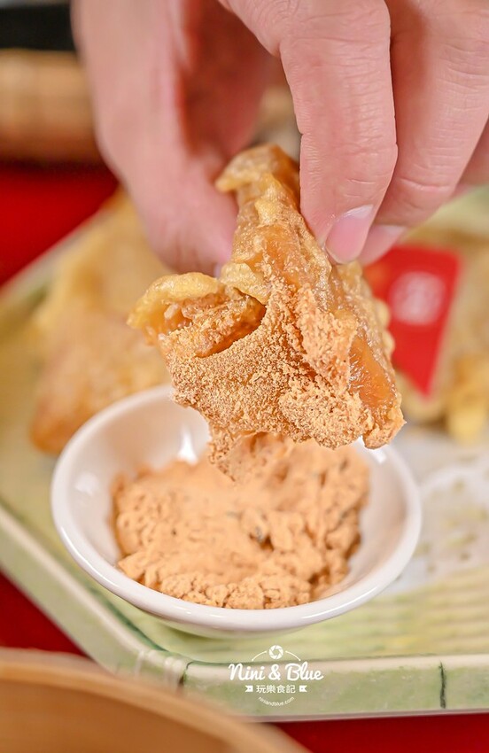 台中茶館推薦，麻辣臭豆腐魚鍋超帶勁、烏魚子麻糬有趣又好吃