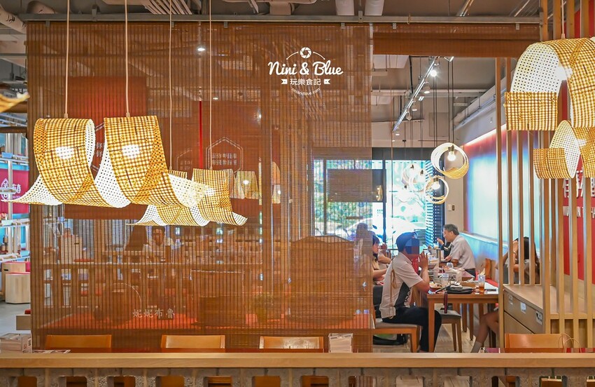 台中茶館推薦，麻辣臭豆腐魚鍋超帶勁、烏魚子麻糬有趣又好吃