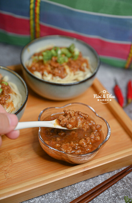 台味餐盒雙主菜+送飲料很豐盛,還有冷凍熟食包優惠中*妮妮布魯