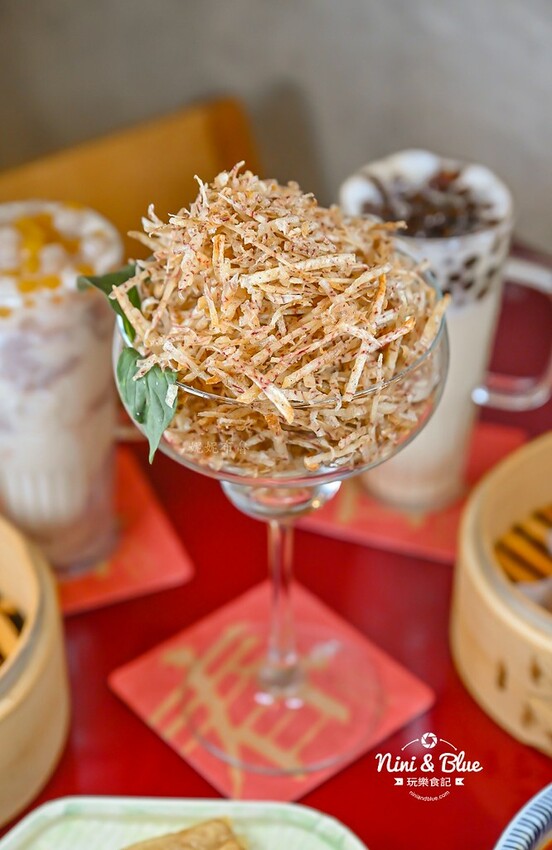 台中茶館推薦，麻辣臭豆腐魚鍋超帶勁、烏魚子麻糬有趣又好吃