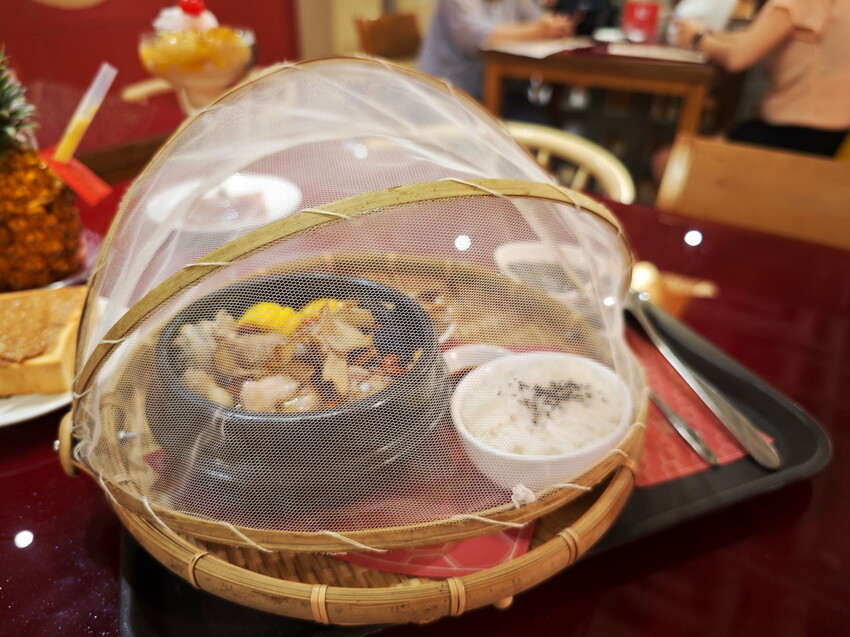 【台中最潮台味茶館】有春茶館TOP12必吃必喝推薦｜網美打卡甜點＋麻油雞鍋一次滿足 - 老爺爺與小老婆