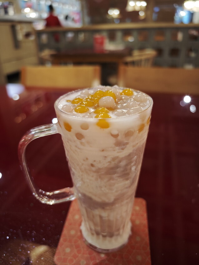 【台中最潮台味茶館】有春茶館TOP12必吃必喝推薦｜網美打卡甜點＋麻油雞鍋一次滿足 - 老爺爺與小老婆