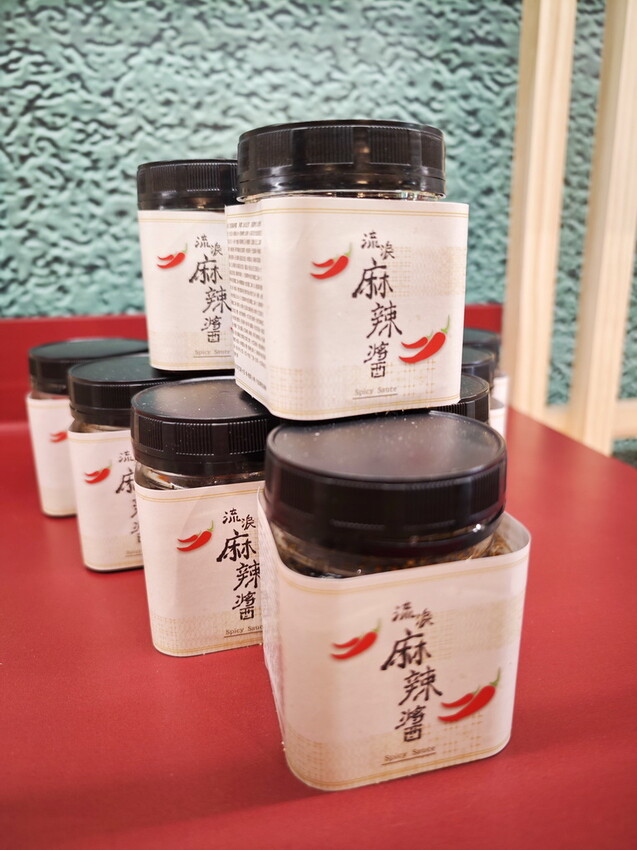 【台中最潮台味茶館】有春茶館TOP12必吃必喝推薦｜網美打卡甜點＋麻油雞鍋一次滿足 - 老爺爺與小老婆