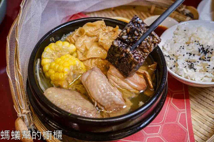 台中市南屯區有春茶館 | 台中南屯美食茶館，經典麻油雞、蜜糖粳粽冰、魷魚螺肉蒜，點心飲料高水準，聚餐包廂都合宜！ - 螞蟻幫的櫥櫃