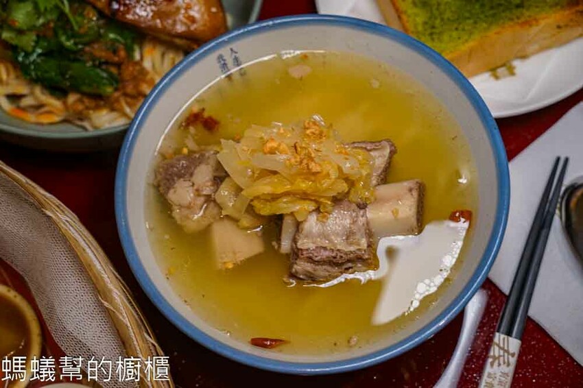 台中市南屯區有春茶館 | 台中南屯美食茶館，經典麻油雞、蜜糖粳粽冰、魷魚螺肉蒜，點心飲料高水準，聚餐包廂都合宜！ - 螞蟻幫的櫥櫃