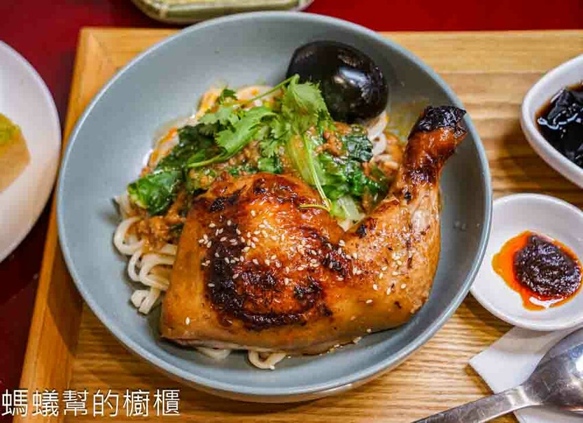 台中市南屯區有春茶館 | 台中南屯美食茶館，經典麻油雞、蜜糖粳粽冰、魷魚螺肉蒜，點心飲料高水準，聚餐包廂都合宜！ - 螞蟻幫的櫥櫃