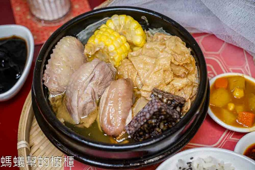 台中市南屯區有春茶館 | 台中南屯美食茶館，經典麻油雞、蜜糖粳粽冰、魷魚螺肉蒜，點心飲料高水準，聚餐包廂都合宜！ - 螞蟻幫的櫥櫃