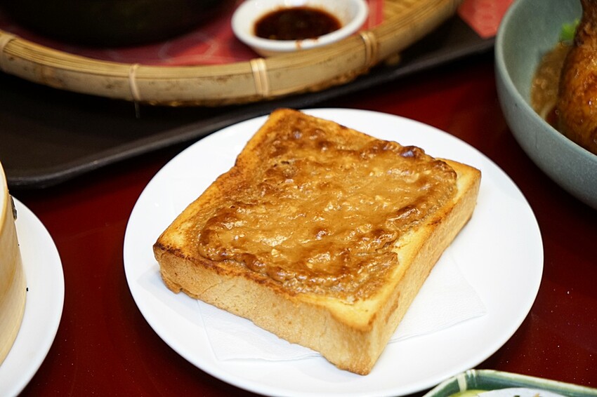 有春茶館2025全新改裝登場｜新菜單必吃經典麻油雞、蜜糖粳粽冰，復古茶館新美拍聖地！！